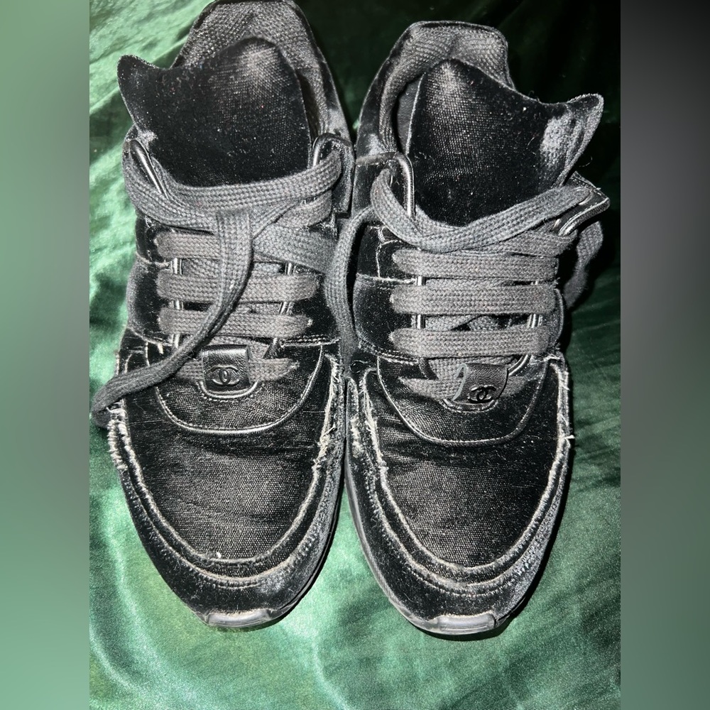 Black Chanel sneakers. 38.5